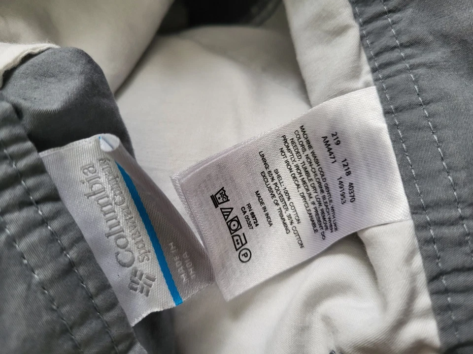 Men's Columbia Chino / Khaki Gray 4 pocket Denim Shorts Size 40 - Image 3 of 3