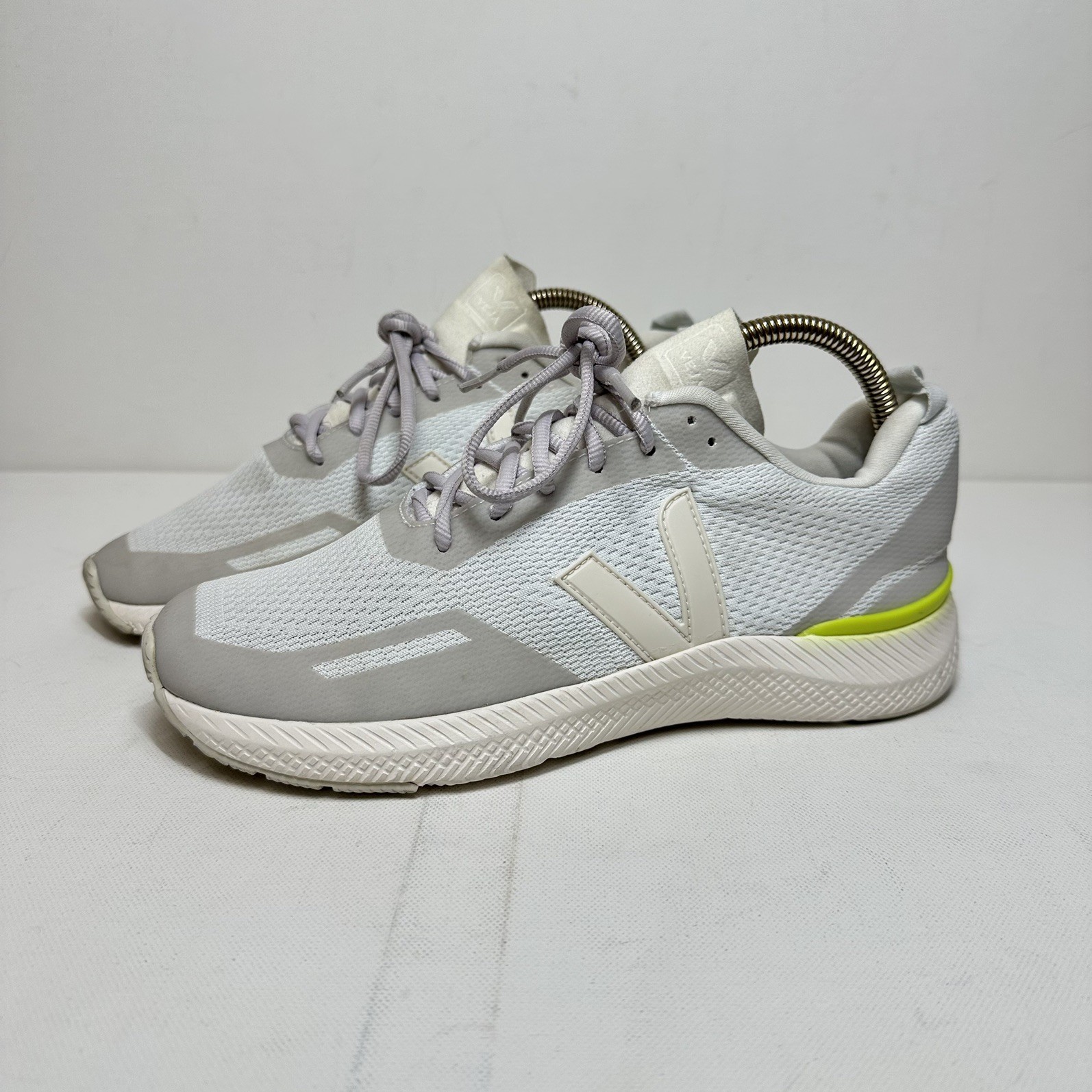 Veja Impala Engineered  Mesh Eggshell Pierre Wome… - image 1