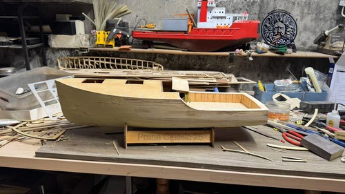 Prana Classic 26 Yacht 1:12 700mm 27.6" Wooden Yacht Model Kit - Picture 10 of 12