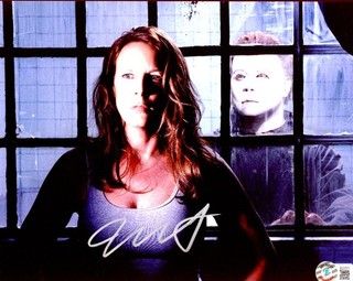 Jamie Lee Curtis Signed 8x10 Michael Myers Halloween Photo AUTO BAS Beckett