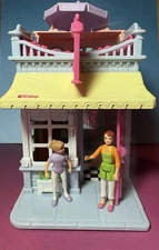Sweet Streets Loving Family Candy Shop Dance Studio, Fisher Price 2001 w/figures