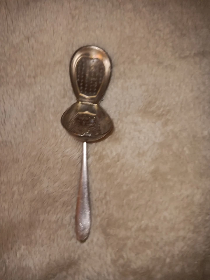 Vintage tea infuser spoon 304 - Image 3 of 4
