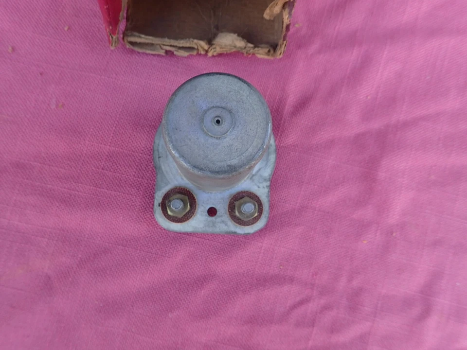 Solenoide cilindro de vacío de retroceso de transmisión MoPar 1941-42, ¡nuevo en stock! 866765 Foto 2 de 4