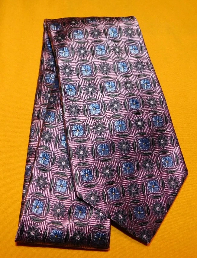 MARK PENDLETON HECHO EN EE. UU. CORBATA FLORAL ROSA CLARO/AZUL/BLANCO - CORBATAS DE DISEÑADOR. Foto 2 de 3