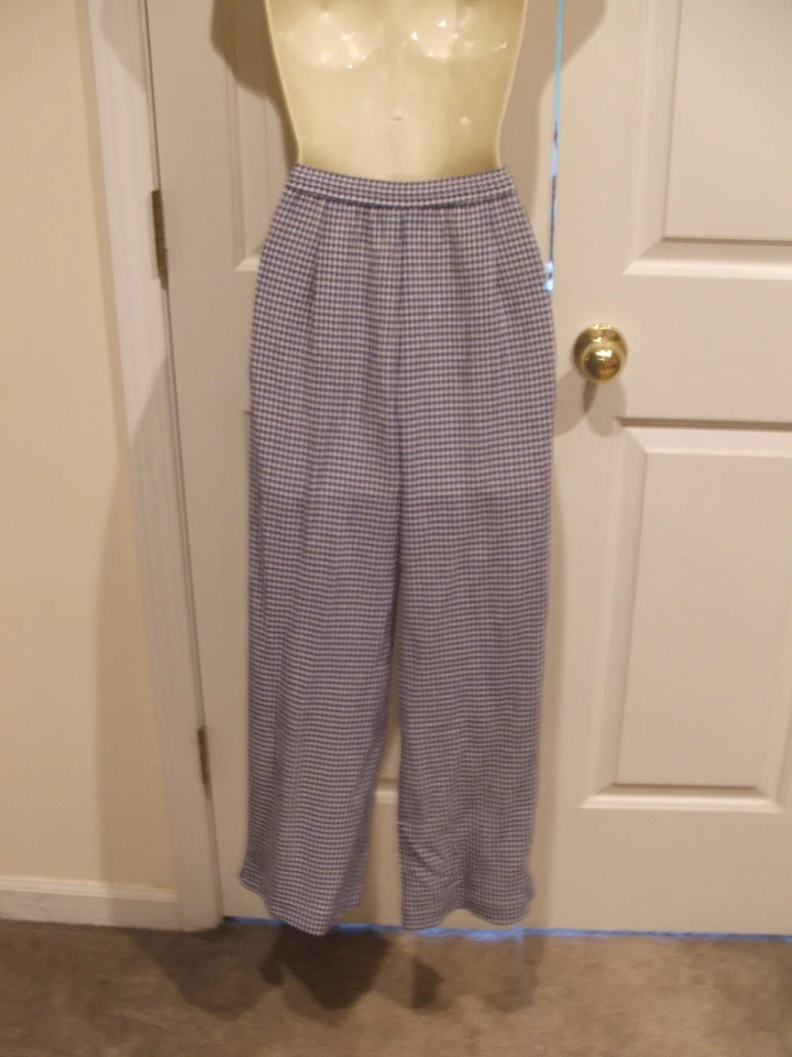 NWT CASUAL CORNER ANNEX BLUE CHECK cotton CROPPED CAPRI pant size 6 - Image 2 of 2