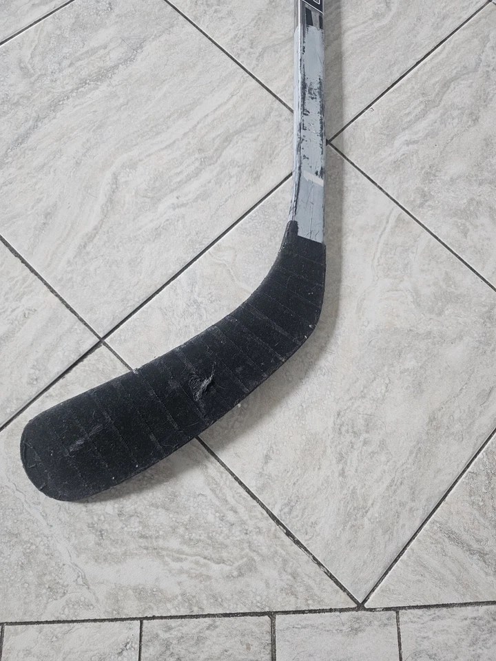 James Van Riemsdyk game used hockey stick, photomatched 2017-18, Leafs - Image 4 of 4