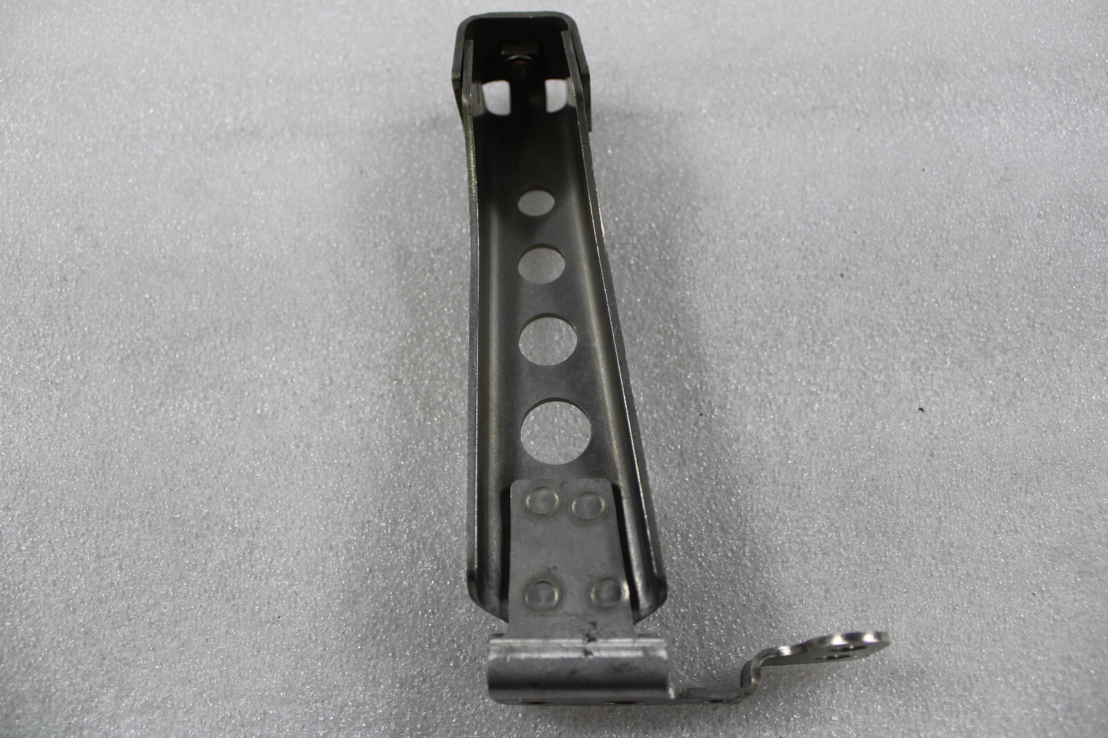 McLaren 720S, Muffler/Transmission Bracket, Used, P/N 14HA041CP