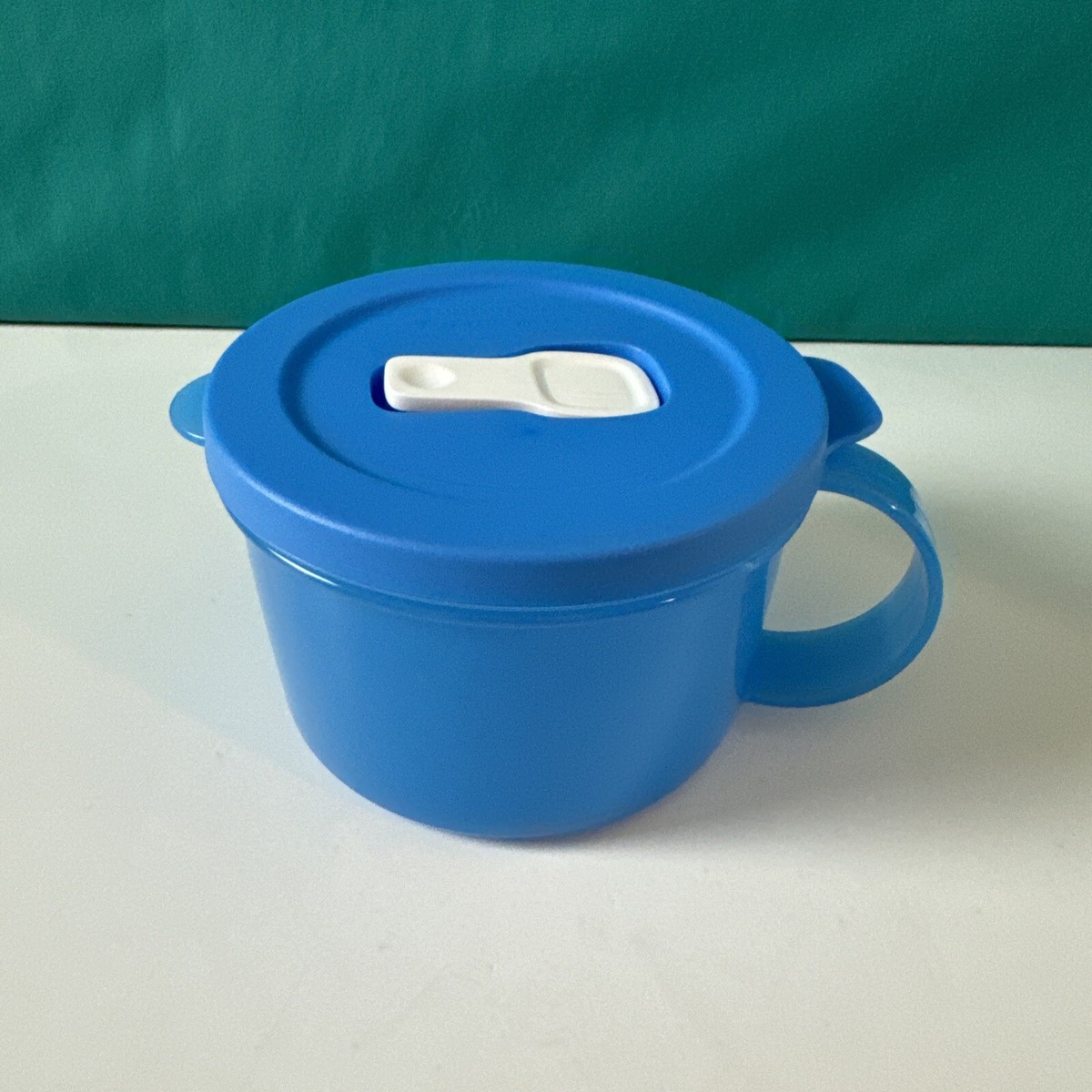 Tupperware Crystalwave Plus soup mug microwavable Blue 2 cup