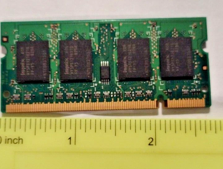 HYNIX MEMORY CARD 512MB 2Rx16 PC2-5300S-555-12 P/N: HYMP564S64BP6-Y5 - Image 2 of 4