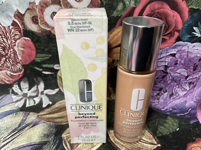 Clinique Beyond Perfecting Foundation and Concealer 30ml WN22 Ecru