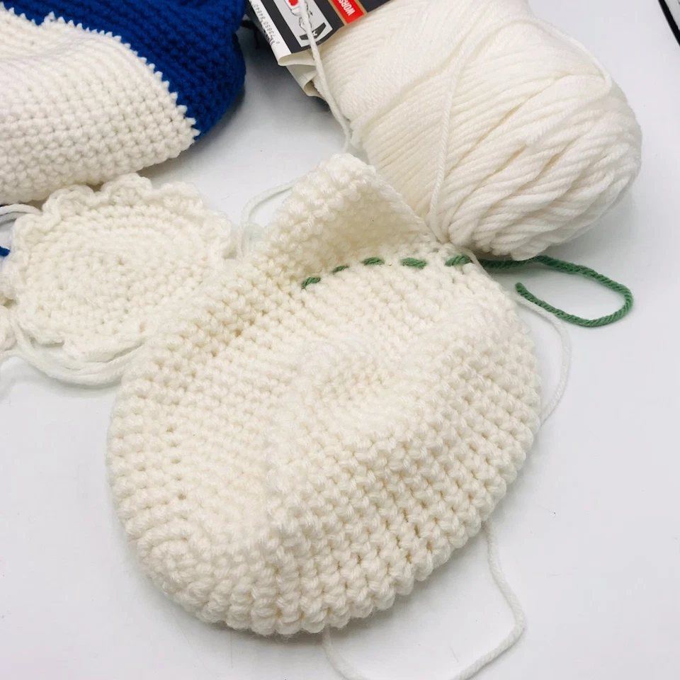 Lote de 2 madejas de hilo corazón rojo con ganchillo abandonado proyecto azul y blanco Foto 2 de 4