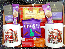 CHRISTMAS GIFT HAMPER Basket For Couples Mugs Drinks Biscuits Friends Mum & Dad