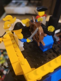 LEGO 6274 Caribbean Clipper 1989 Bluecoat Ship w Sails Cannons Minifigs COMPLETE