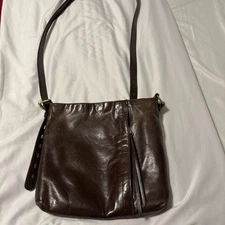 Hobo Torin Chocolate Leather Crossbody 10”x10”