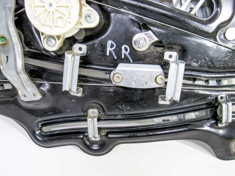 03-09 Mercedes W209 CLK55 CLK500 320 Rear Right Passenger Side Window Regulator - Image 4 of 4