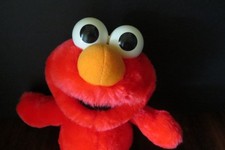 Vintage 1997 Tyco Elmo Loves You Sesame Street NOT WORKING 34606