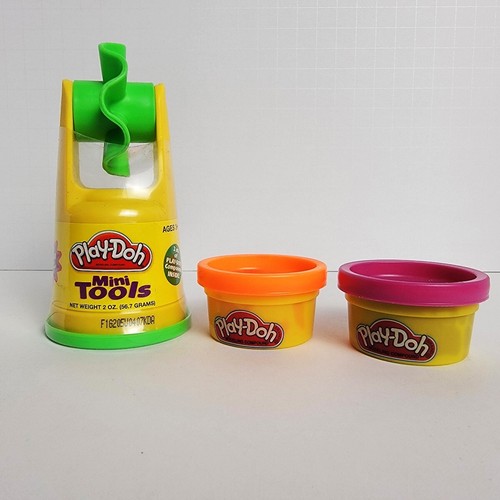 Vintage Play-Doh Mini Tools CRINKLE Cut Green New from Hasbro - Picture 2 of 6