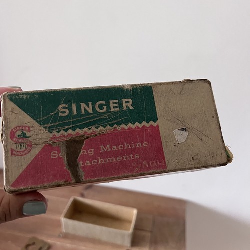Vintage Singer Simanco Sewing Accessories Attachments Feet Bobbin Holder Stitch - Picture 14 of 24