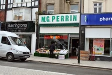 PHOTO  2010 COULSDON LAST DAY AT PERRIN'S EXACTLY 34 YEARS AGO M C PERRIN'S GREE