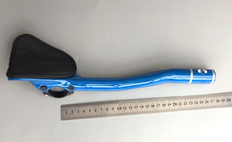 Spéculum Vaginal De Cuscos Pour L'examen Du Vagin. Instruments Médicaux Speculum Gynécologique Sur Fond Blanc 253806055