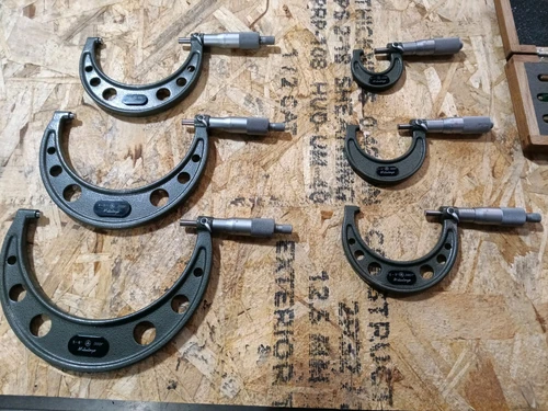 MITUTOYO 0-6" MICROMETERS