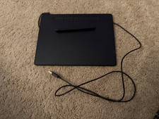 Wacom Intuos Bluetooth Graphic Tablet - Black 2023 with Pen