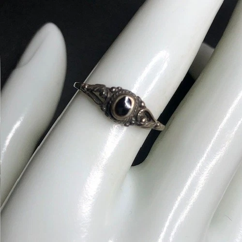 9200 Sterling Silver 925 Vintage onyx Black Onyx Ring Size 8 Ornate