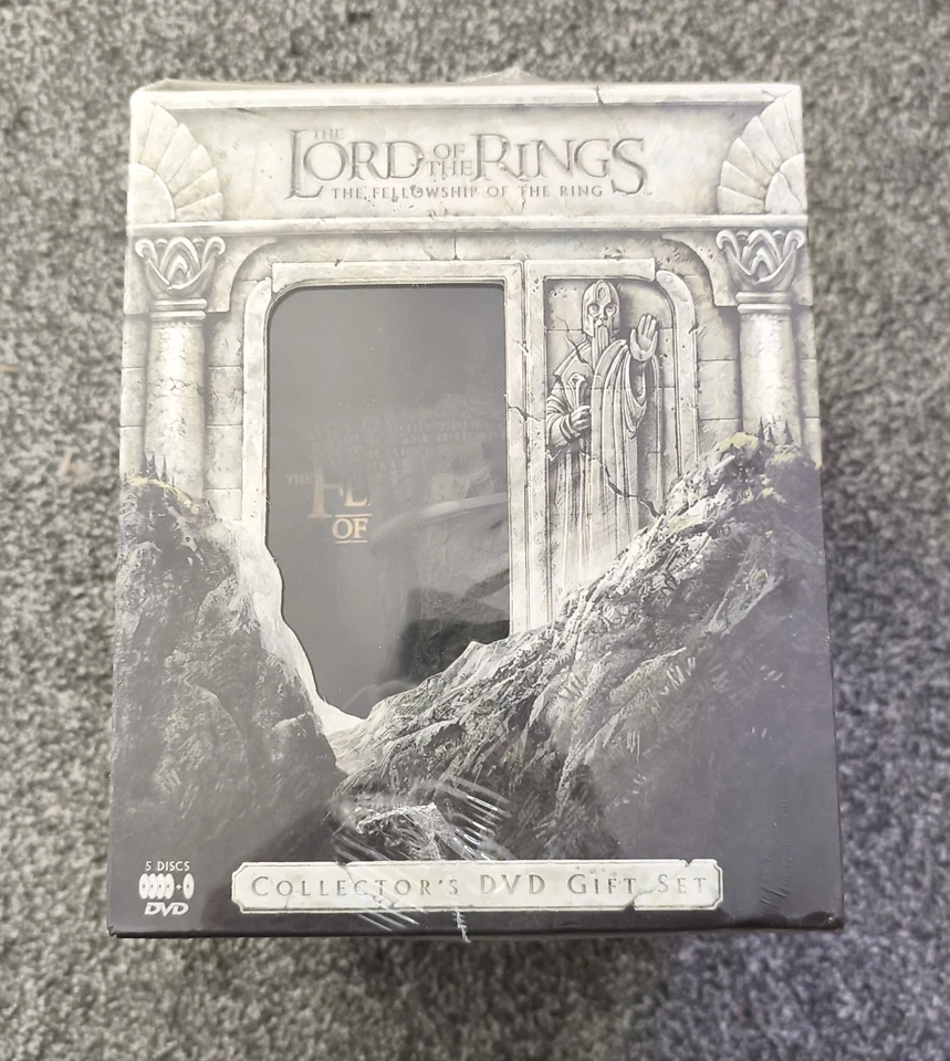 Lord of the Rings: The Fellowship of the Ring Collectors DVD Gift Set - Image 2 of 4