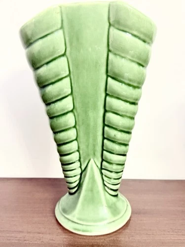 Vintage MCM Shawnee Pottery Vase USA 809 Art Deco Style