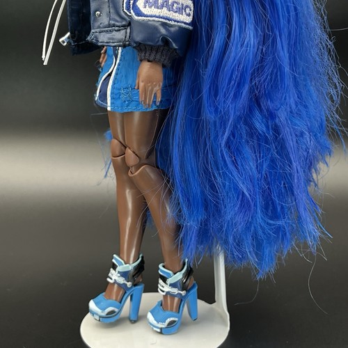 2022 Rainbow High Coco Vanderbalt Doll with Cobalt Blue/Navy/White Outfit - Picture 15 of 24