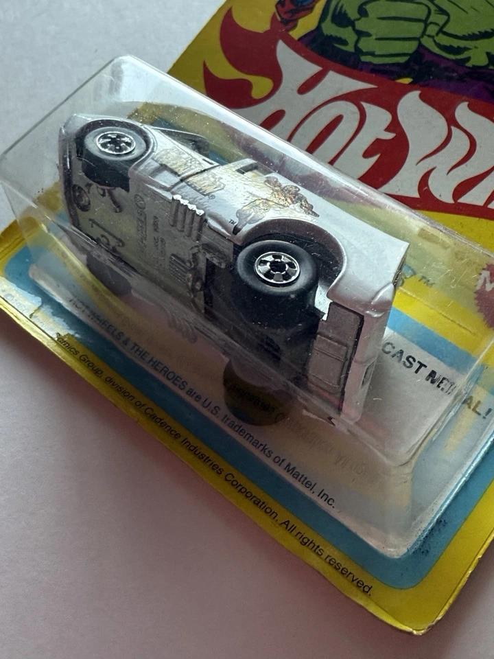 Paquete blister Hot Wheels Blackwall Heroes Iron Man 1980 blanco #3301 Foto 4 de 4