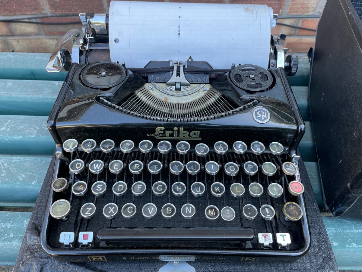 Seidel & Naumann Erika M Typewriter In Original Case 1940