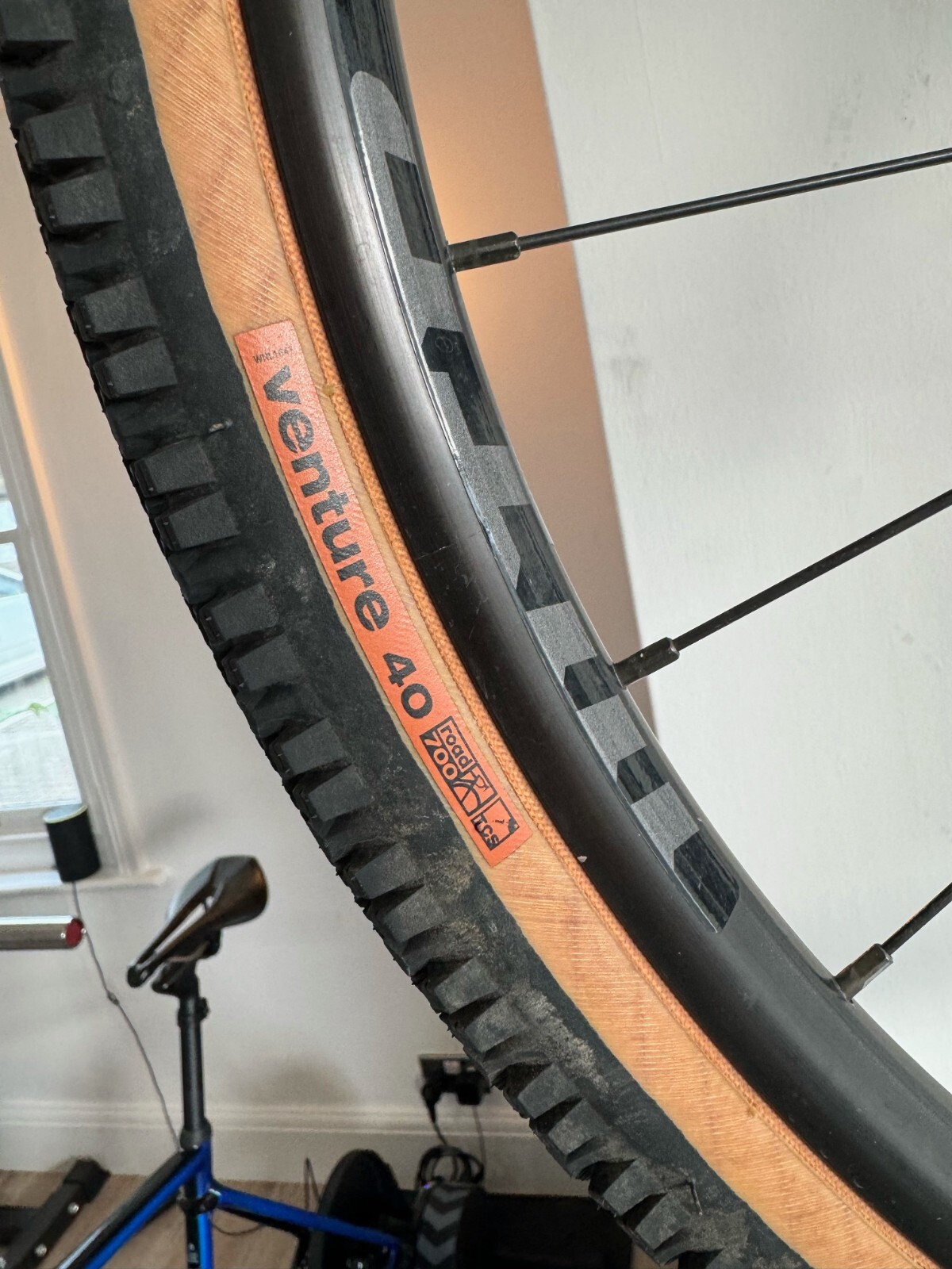 Cannondale Carbon Fibre Topstone 5 Gravel Bike Kingpin Rear Suspension