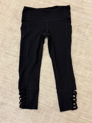 Athleta Mind Over Mat Lattice Cut Out Capri Leggings Black Women Sz Extra Small