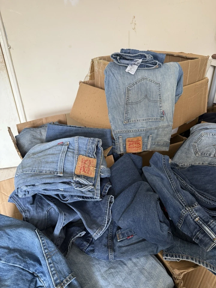 Levi Vintage Jeans Bulk Lot of 100 – Mixed Styles & Sizes – Wholesale Bundle - Image 2 of 4