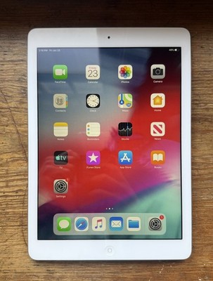 Apple iPad Air 1st Gen. 64GB, Wi-Fi, 9.7in - Silver - Works Great