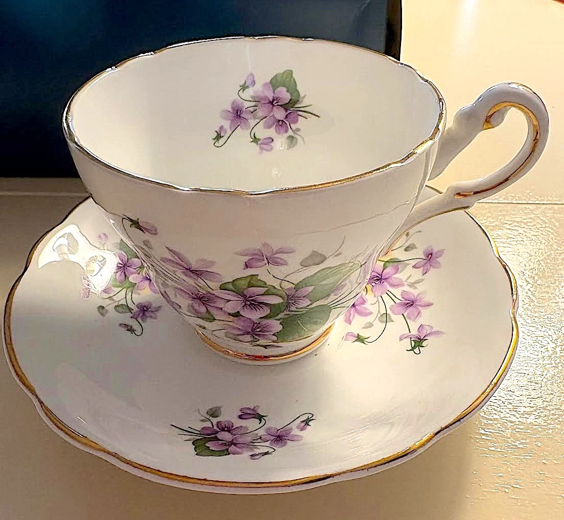 25+ Purple Collectible 1950-1959 Time Period Manufactured Cups