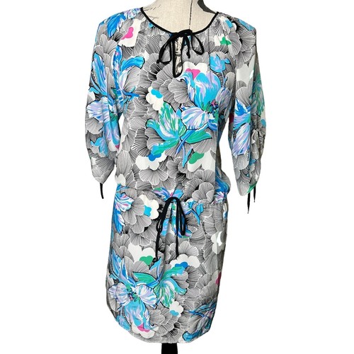 yumi kim lexey silk wrap dress Yumi Kim Lexey Silk Floral Wrap Dress size XS