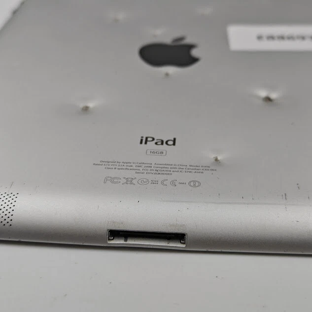 Ipad A1458 16GB - No Funciona, Carcasa Dañada, Para Piezas - Imagen 4 de 4