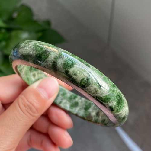 Natural Green Diopside Crystal Quartz Bangle Inner Diameter 60mm C4 - Picture 2 of 8