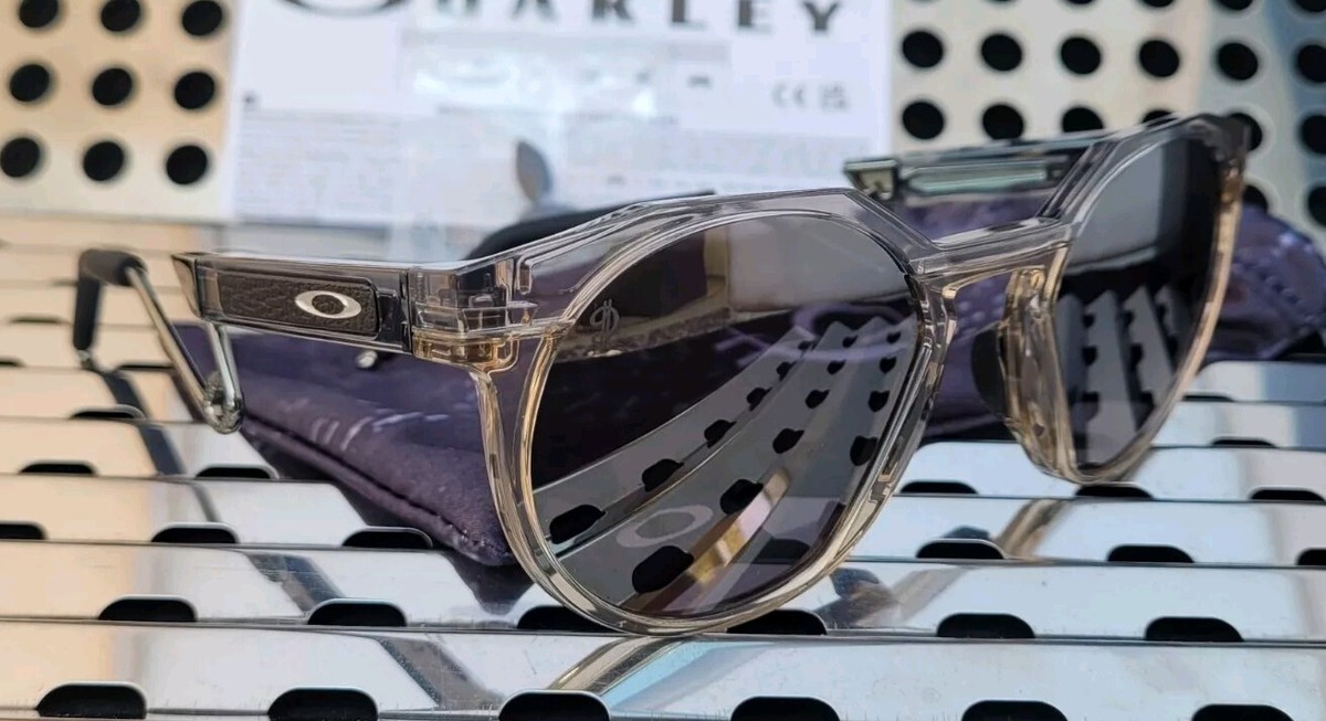 New Oakley HSTN Metal 9279-0552 D. Lillard Sunglasses Grey New Oakley HSTN Metal 9279-0552 D. Lillard Sunglasses Grey