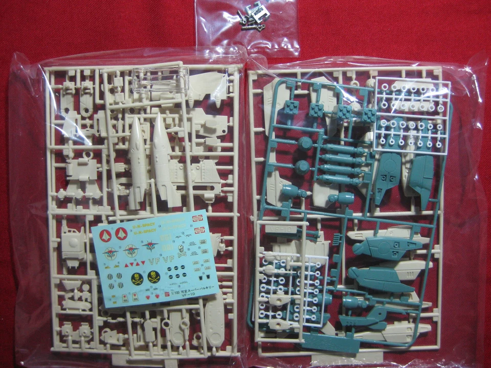 VF-1D Super Valkyrie Bandai Macross 1:100 3-Mode Model Kit Vintage Robotech - Image 3 of 4