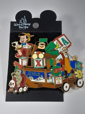 DLR Disney Pinocchio Geppetto Parade Float Santa s Toy Factory Disneyland Pin