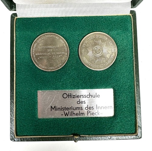 2 DDR Medaillen Offiziersschule des MdI Ministerium des Innern Wilhelm Pieck - Bild 3 von 3