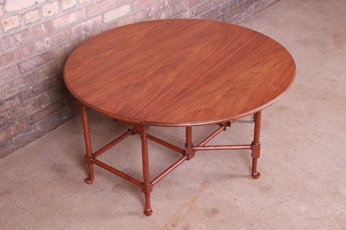 Baker Furniture Queen Anne Walnut Drop Leaf Coffee Table, Newly Refinished - Picture 10 of 12