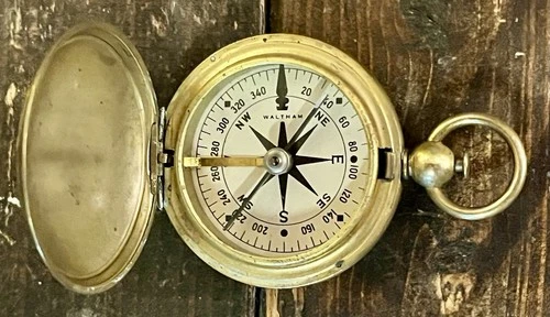 ORIGINAL Vintage WW2, BRASS, WALTHAM BRAND U.S. MILITARY COMPASS