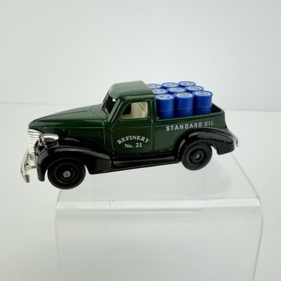 Lledo Chevron Barrel Delivery Pick-Up Truck Refinery No. 21 Standard Oil