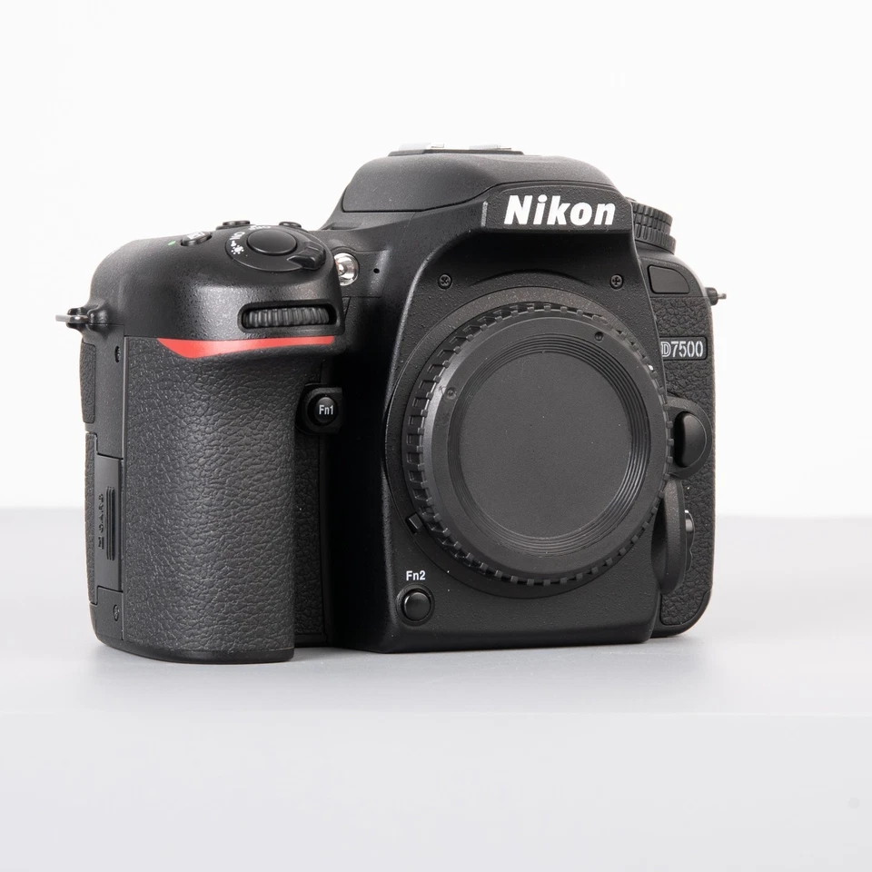 Nikon D7500 digital SLR camera body - For parts or not working - Image 3 of 4