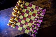 Set scacchi in resina fatti a mano rosa viola oro glitter scacchiera unica artigianale...