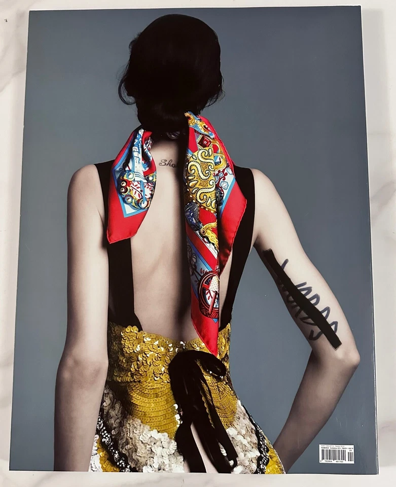 Exhibtion Magazine Silk issue 2014 No. 4 Dan Tobin Smith, Solve Sundsbo w/ Box Foto 2 de 4